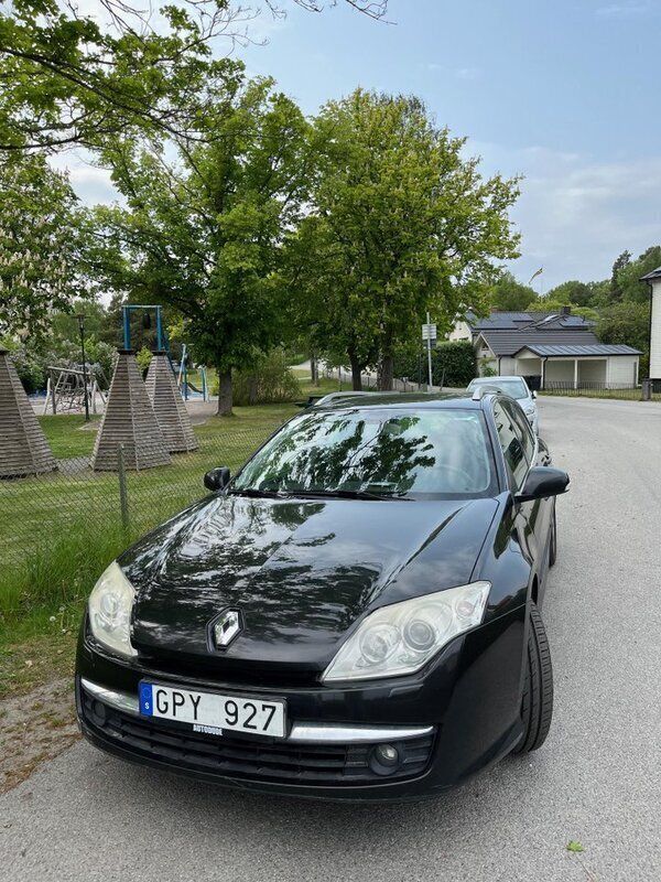 Svart Begagnad 2008 Renault Laguna GrandTour Kombi | 22 000 kr (Superpris) - Bild 1/4
