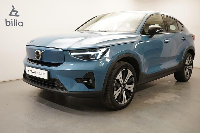 Blå Begagnad 2022 Volvo C40 Plus SUV | 349 900 kr (Marknadspris) - Bild 1/3