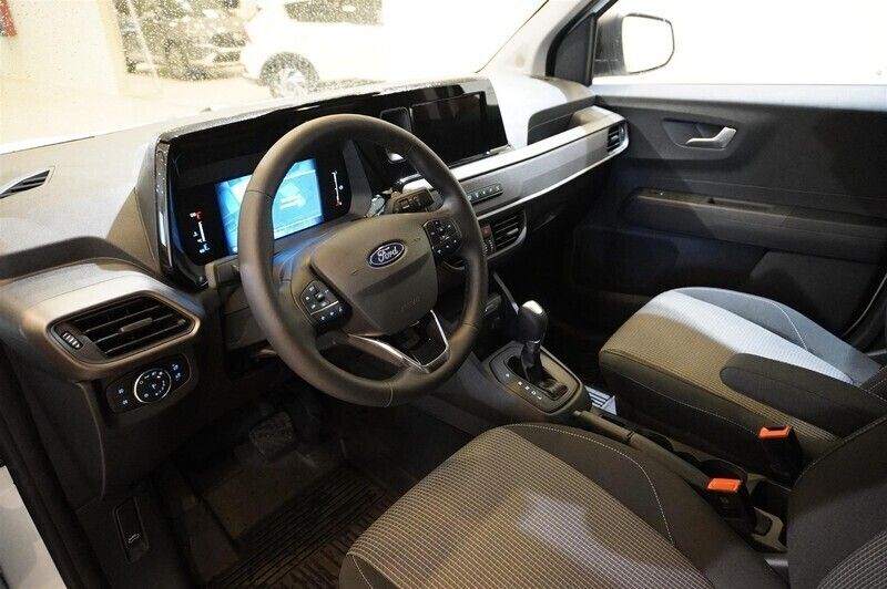 Begagnad Ford Courier Trend 125 HK (91 kW) 2024 Okänd Minibuss