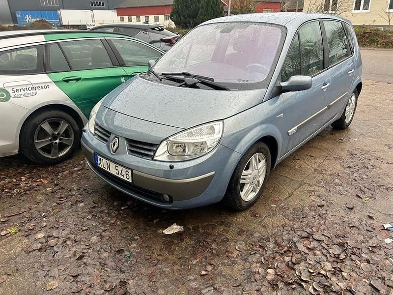Blå Begagnad 2006 Renault Scénic II Minibuss | 26 002 kr (Marknadspris) - Bild 1/4