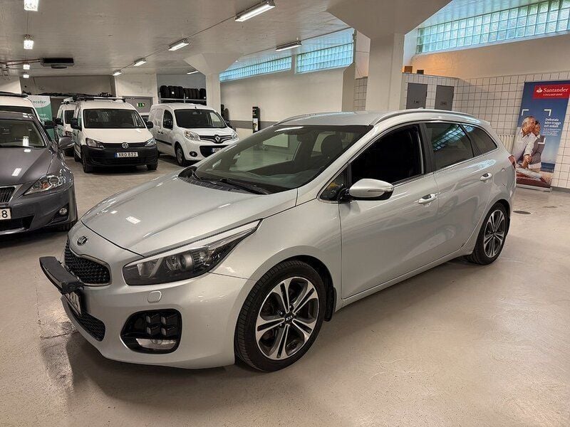 Grå (silvermetallic) Begagnad 2016 Kia Ceed Sportswagon GT-Line Kombi | 94 900 kr (Marknadspris) - Bild 1/4