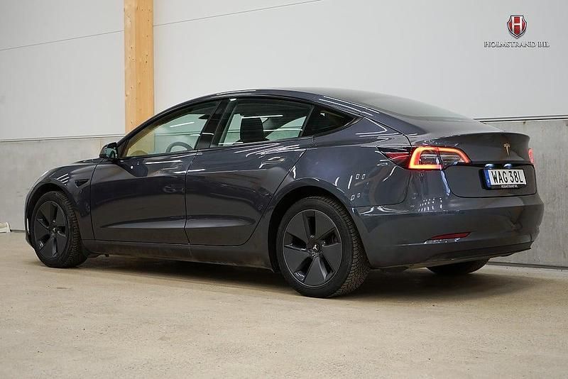 Begagnad Tesla Model 3 Standard Range 235 kW (320 HK) 2022 Grå Sedan