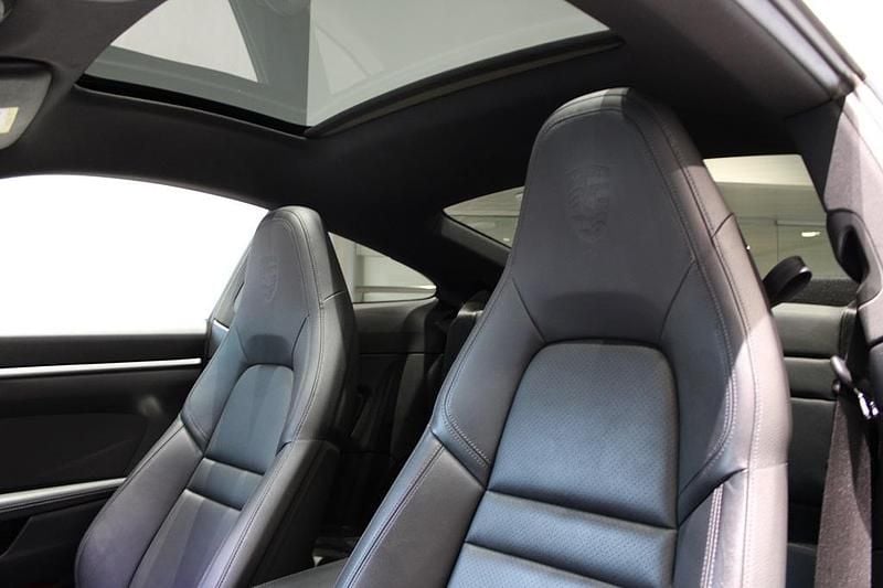 Begagnad Porsche 911 Carrera 4S 450 HK (330 kW) 2020 Silver Sportkupé