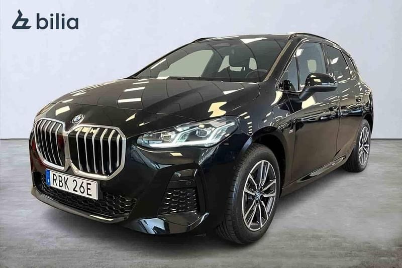 Svart Begagnad 2025 BMW 225 Active Tourer Minibuss | 449 000 kr - Bild 1/1