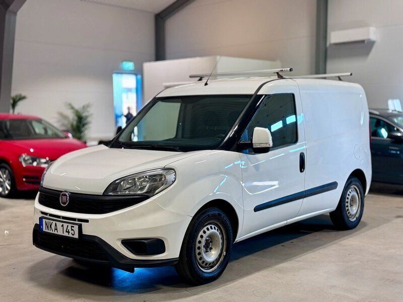 Vit Begagnad 2016 Fiat Doblò Minibuss | 89 900 kr (Lite dyr) - Bild 1/4