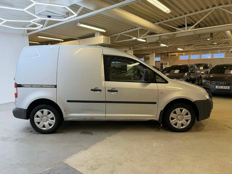 Begagnad VW Caddy 105 HK (77 kW) 2009 Silver Minibuss