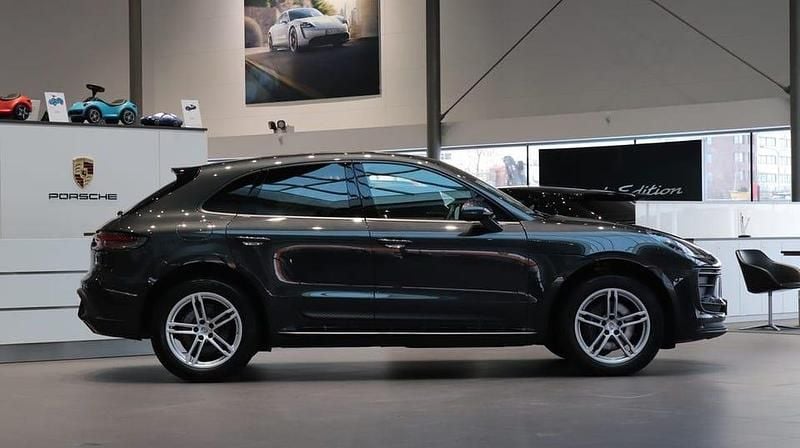Begagnad Porsche Macan 268 HK (197 kW) 2022 Grå SUV
