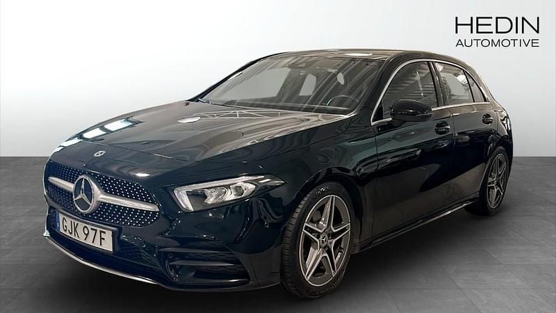 Svart (black) Begagnad 2022 Mercedes A180 AMG line Kombi | 269 000 kr (Marknadspris) - Bild 1/4