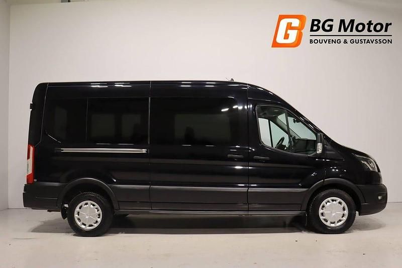 Begagnad Ford Transit 131 HK (96 kW) 2020 Svart Kombi