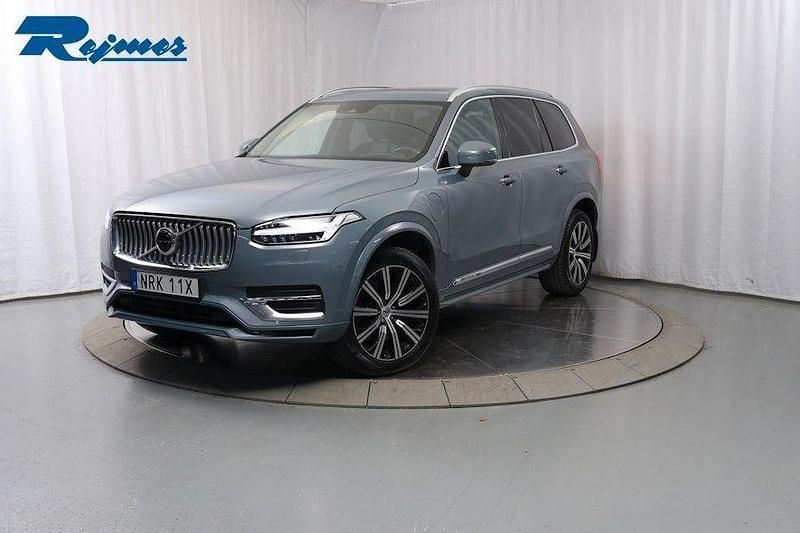 Grå Begagnad 2021 Volvo XC90 Inscription SUV | 489 800 kr (Marknadspris) - Bild 1/4