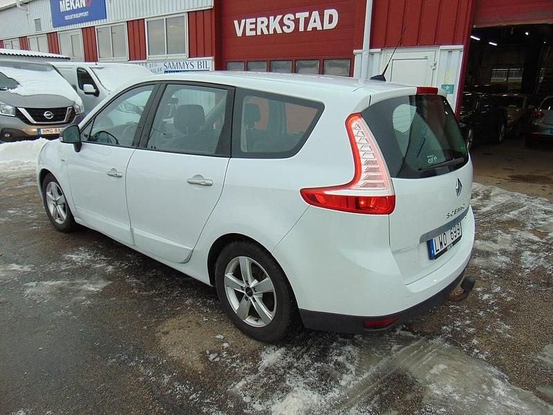 Begagnad Renault Grand Scénic III Bose Edition 131 HK (96 kW) 2011 Vit Minibuss