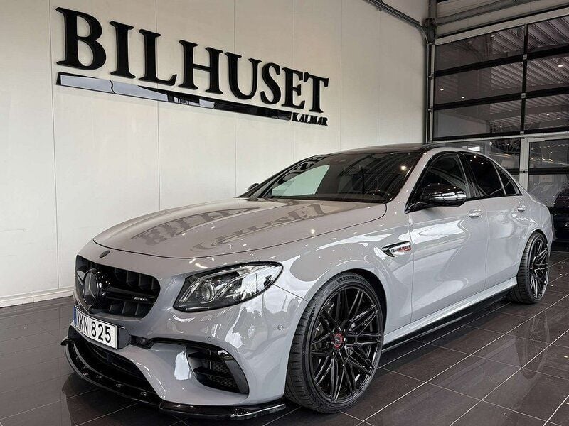Grå Begagnad 2017 Mercedes E63 AMG AMG Sedan | 1 089 000 kr - Bild 1/4
