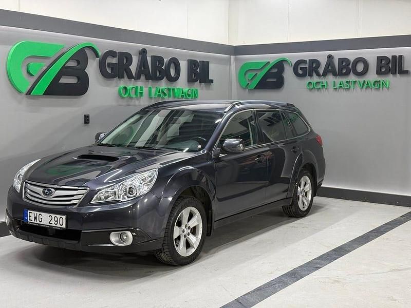 Grå Begagnad 2011 Subaru Outback Kombi | 49 900 kr (Lite dyr) - Bild 1/4