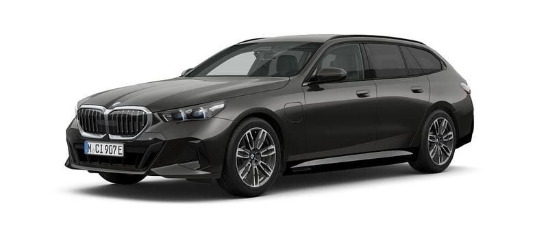 Ny 2025 BMW 530e Shadowline Kombi | 724 400 kr (Marknadspris) - Bild 1/4