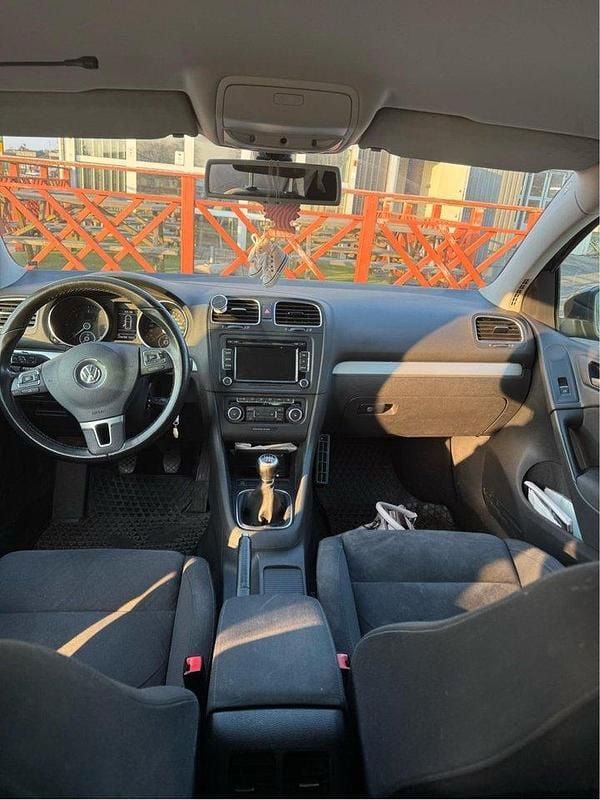 Grå Begagnad 2010 VW Golf VI Halvkombi | 45 000 kr (Marknadspris) - Bild 1/4