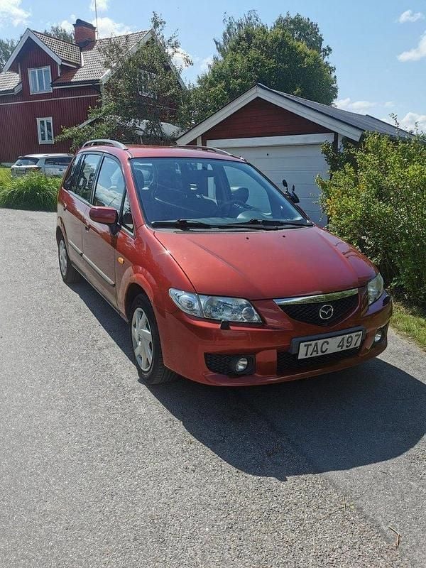 Röd Begagnad 2002 Mazda Premacy Minibuss | 22 000 kr - Bild 1/4