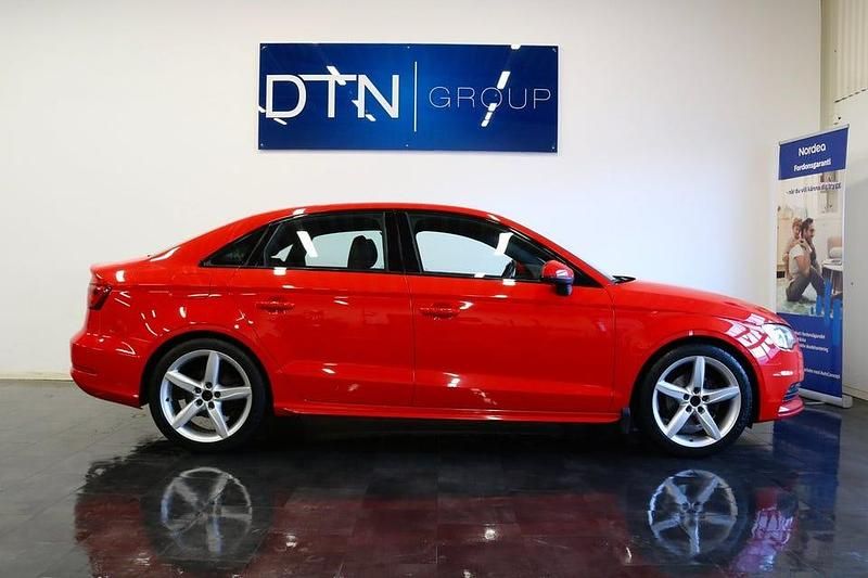 Röd Begagnad 2015 Audi A3 Ambition Sedan | 139 500 kr (Bra pris) - Bild 1/4