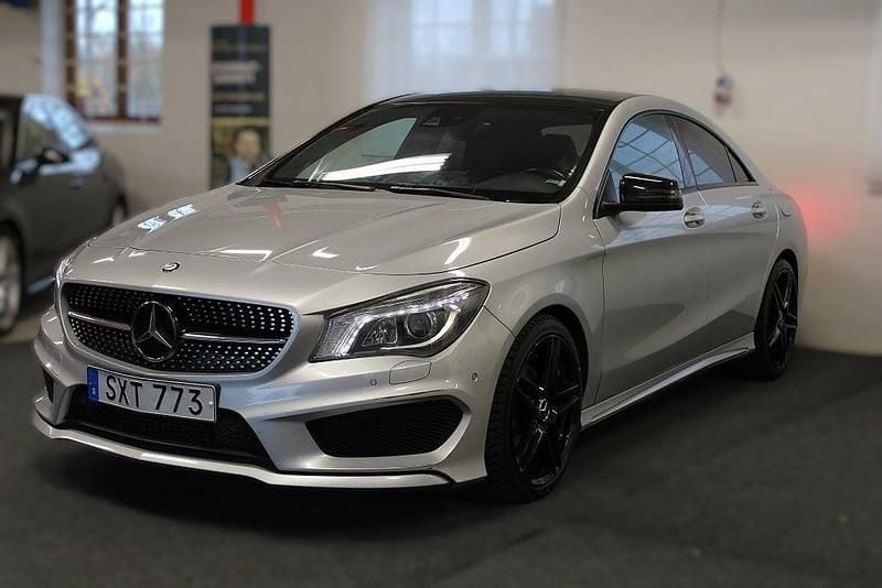 Silver Begagnad 2015 Mercedes CLA200 AMG Sportkupé | 154 900 kr (Marknadspris) - Bild 1/4