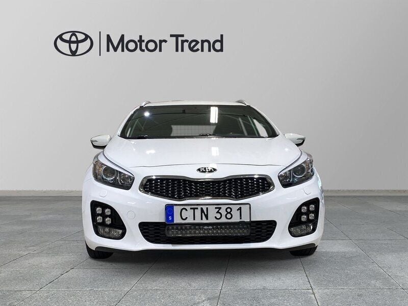 Vit Begagnad 2018 Kia Ceed Sportswagon Kombi | 169 900 kr (Marknadspris) - Bild 1/1