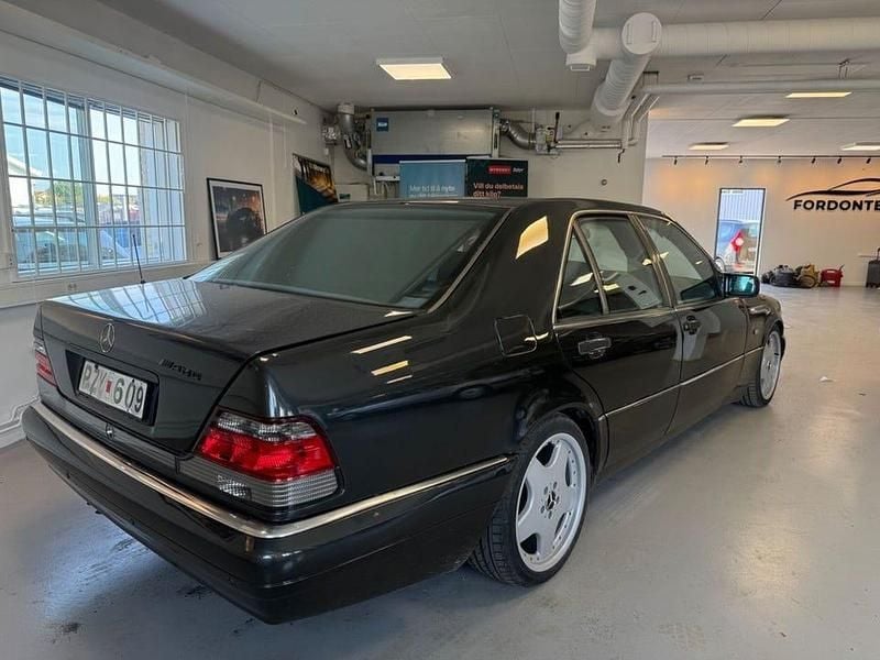 Begagnad Mercedes S420 AMG 279 HK (205 kW) 1994 Mörkgrå Sedan