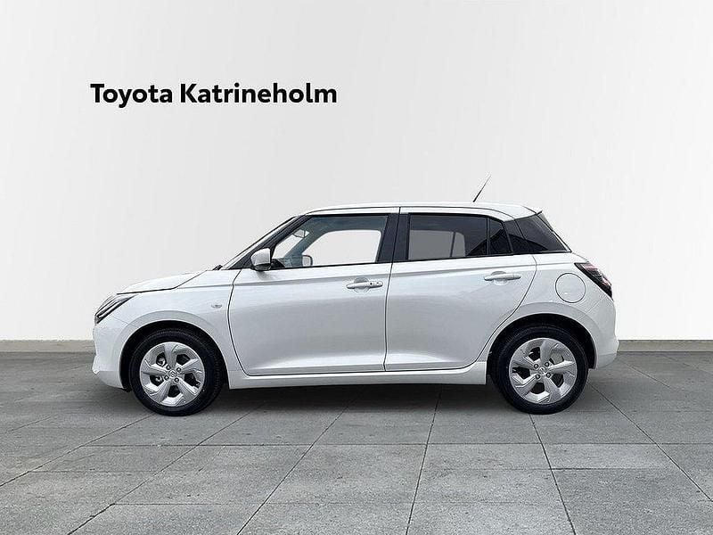 Begagnad Suzuki Swift 83 HK (61 kW) 2024 Vit Halvkombi