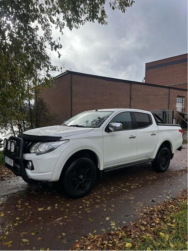 Vit Begagnad 2017 Mitsubishi L200 Pickup | 174 990 kr (Bra pris) - Bild 1/4
