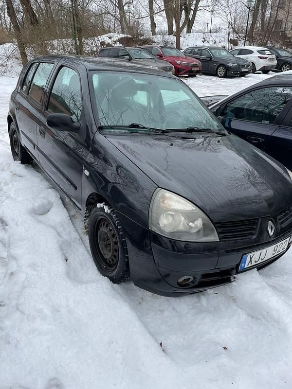 Begagnad Renault Clio R.S. 75 HK (55 kW) 2006 Halvkombi