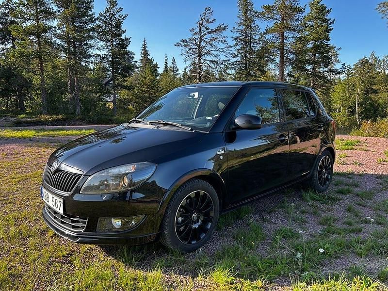 Begagnad 2013 Skoda Fabia Monte Carlo Halvkombi | 70 000 kr (Dyr) - Bild 1/4
