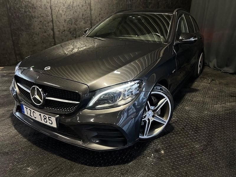 Begagnad Mercedes C300e Edition 306 HK (225 kW) 2021 Grå Kombi