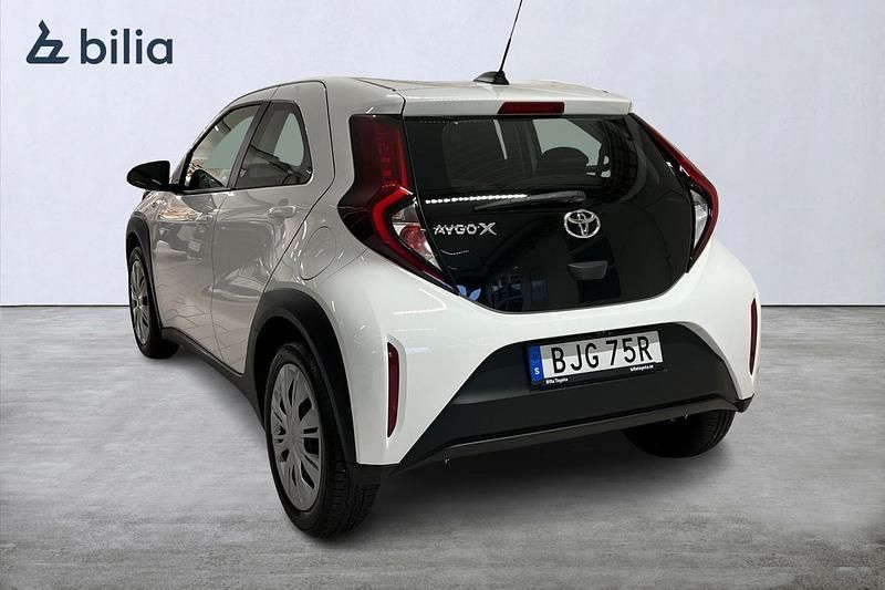 Begagnad Toyota Aygo X Play 72 HK (52 kW) 2022 Vit SUV