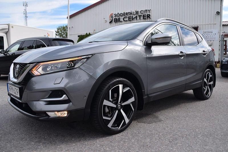 Grå Begagnad 2018 Nissan Qashqai SUV | 199 990 kr (Dyr) - Bild 1/4