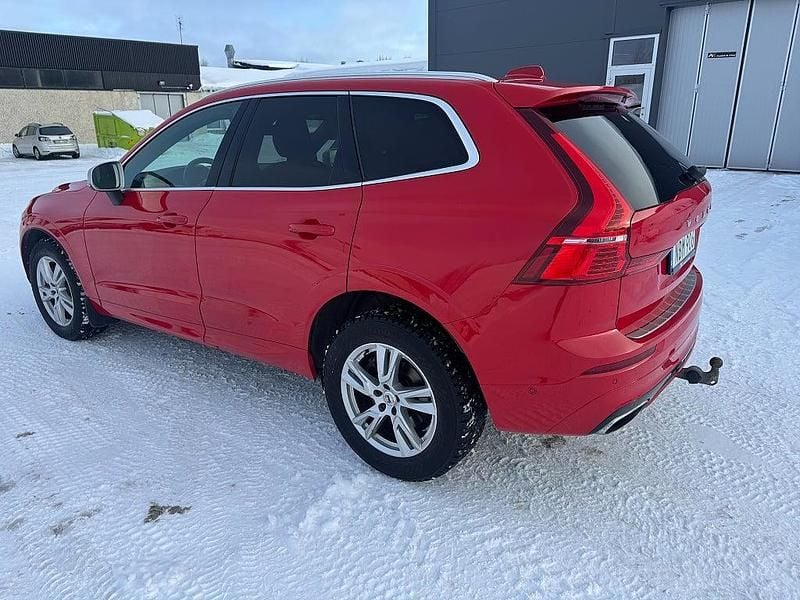 Begagnad Volvo XC60 R-Design 254 HK (186 kW) 2017 Röd SUV
