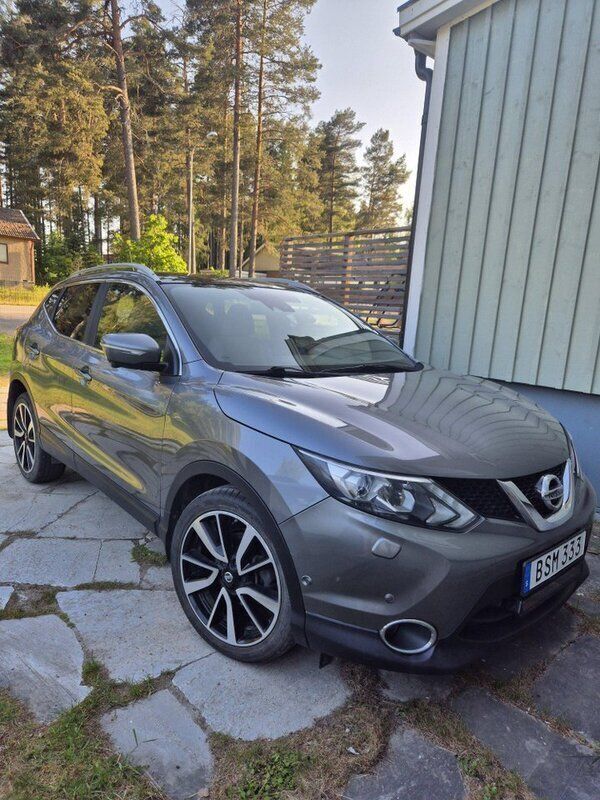 Grå Begagnad 2014 Nissan Qashqai SUV | 80 000 kr (Marknadspris) - Bild 1/4