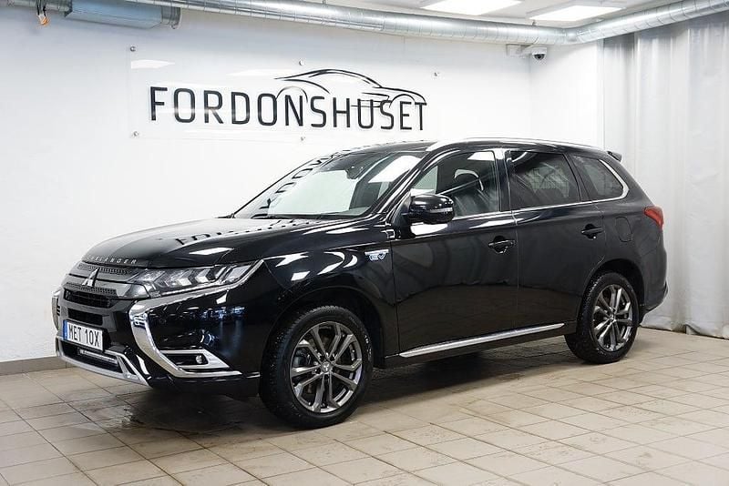 Begagnad Mitsubishi Outlander P-HEV 135 HK (99 kW) 2019 Svart SUV