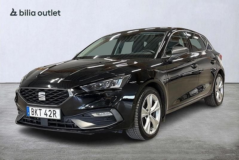 Svart Begagnad 2020 Seat Leon Halvkombi | 219 900 kr (Marknadspris) - Bild 1/3