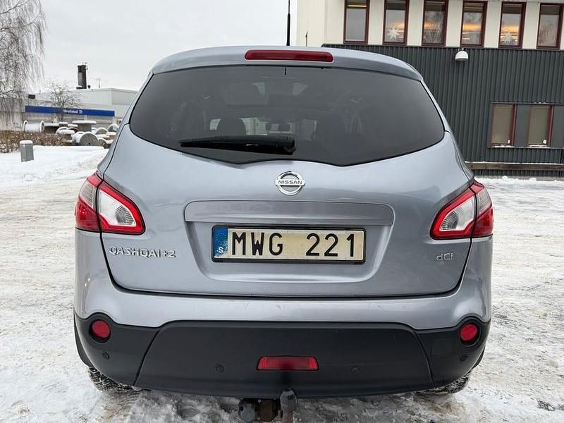 Begagnad Nissan Qashqai +2 131 HK (96 kW) 2013 Grå SUV