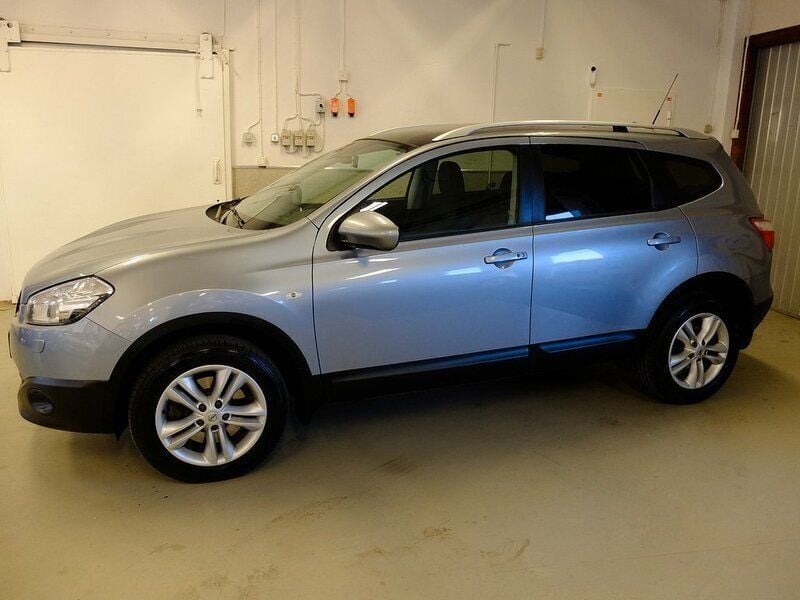 Grå Begagnad 2012 Nissan Qashqai +2 S SUV | 74 000 kr (Marknadspris) - Bild 1/4