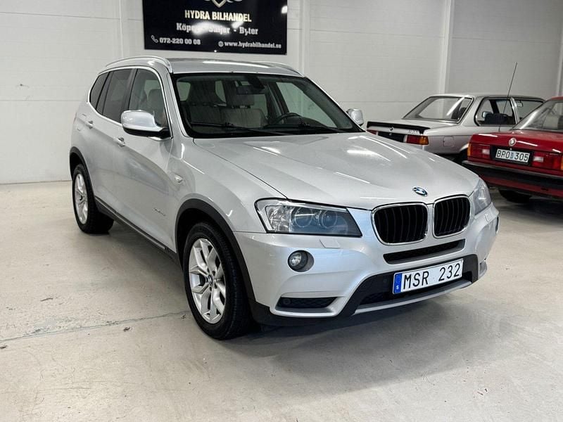 Ljusgrå (grå) Begagnad 2012 BMW X3 SUV | 75 000 kr (Lite dyr) - Bild 1/4