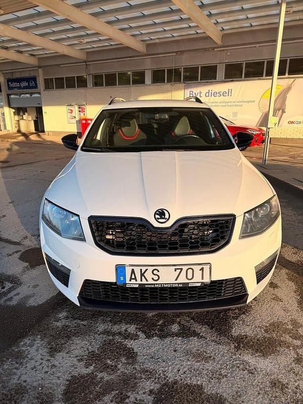 Begagnad Skoda Octavia RS 220 HK (161 kW) 2014 Halvkombi