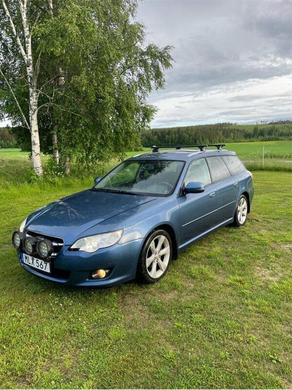 Blå Begagnad 2007 Subaru Legacy Kombi | 36 000 kr (Marknadspris) - Bild 1/3