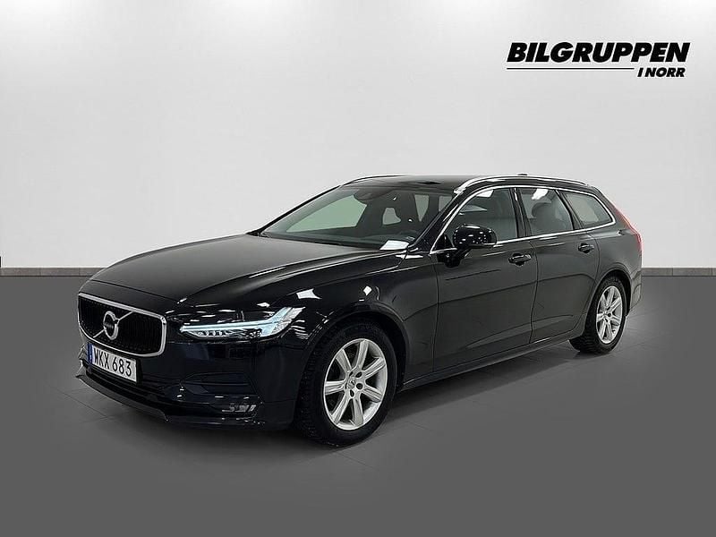 Begagnad Volvo V90 Momentum 190 HK (139 kW) 2019 Svart Kombi