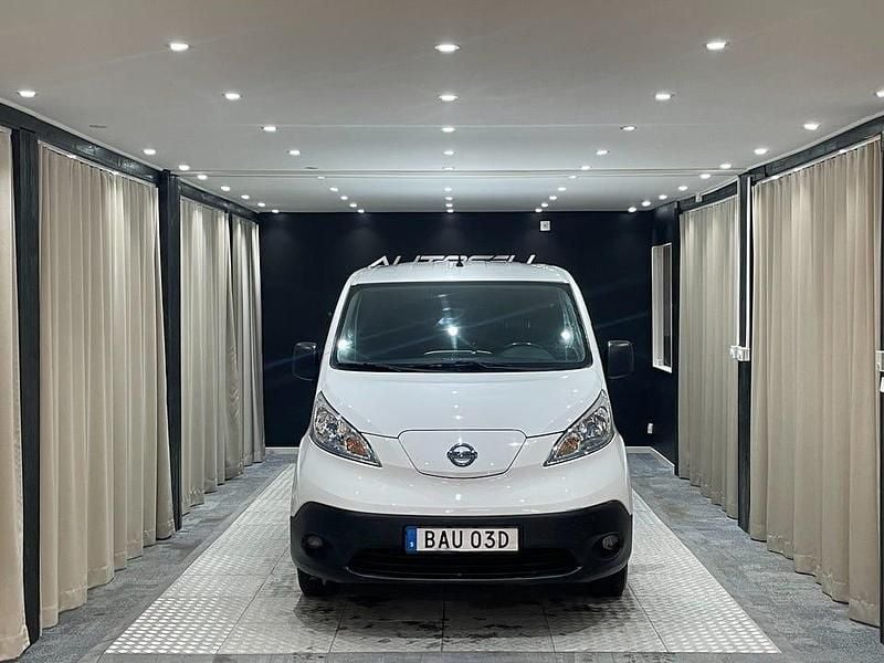 Begagnad Nissan e-NV200 80 kW (109 HK) 2021 Vit Minibuss