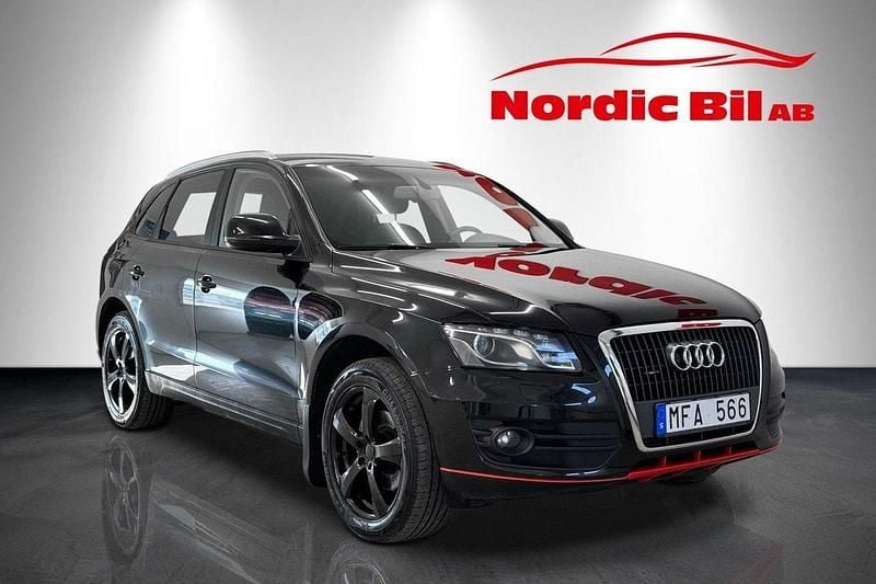 Svart Begagnad 2012 Audi Q5 Design SUV | 119 900 kr (Marknadspris) - Bild 1/4