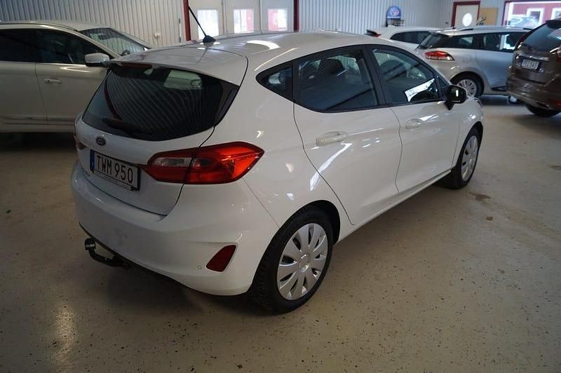 Begagnad Ford Fiesta Trend 86 HK (63 kW) 2018 Vit Halvkombi