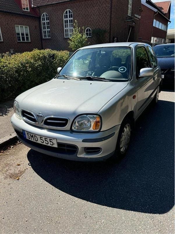 Silver Begagnad 2001 Nissan Micra Halvkombi | 24 900 kr - Bild 1/3
