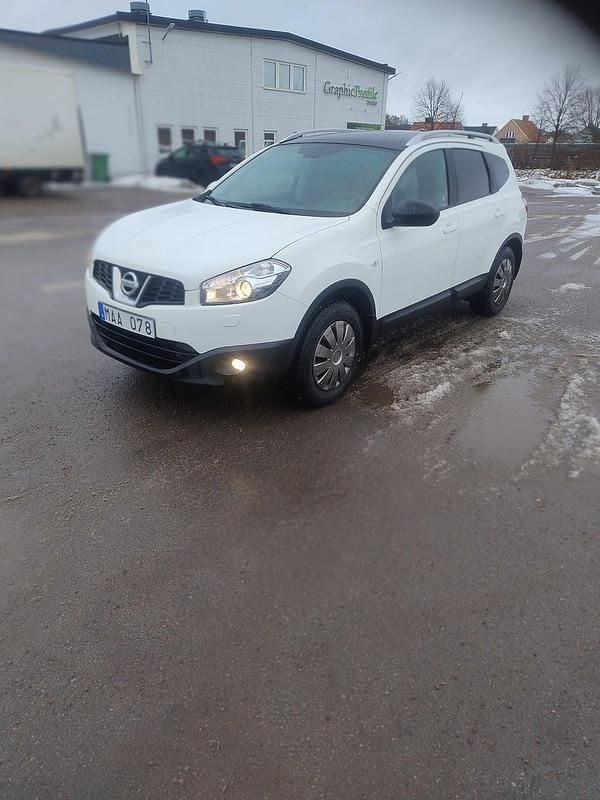 Begagnad Nissan Qashqai +2 S 141 HK (103 kW) 2011 Vit SUV