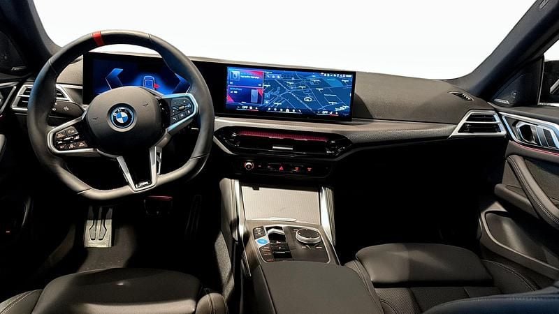 Begagnad BMW i4 Comfort Edition 442 kW (601 HK) 2025 Svart Sedan