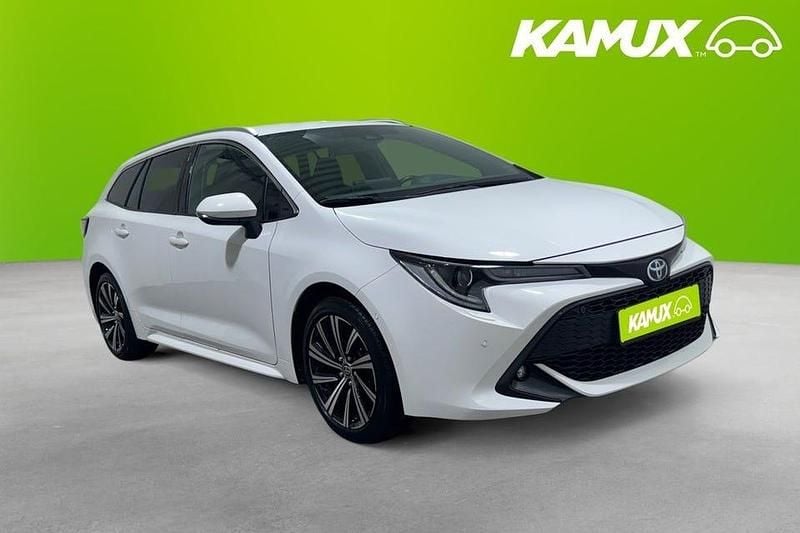 Vit Begagnad 2022 Toyota Corolla Style Kombi | 239 800 kr (Bra pris) - Bild 1/4