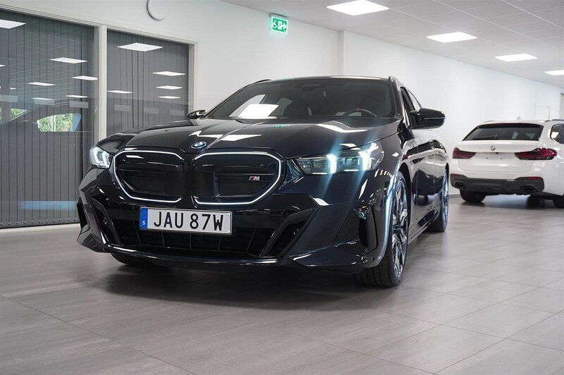 Begagnad BMW i5 Comfort Edition 442 kW (601 HK) 2024 Svart Sedan