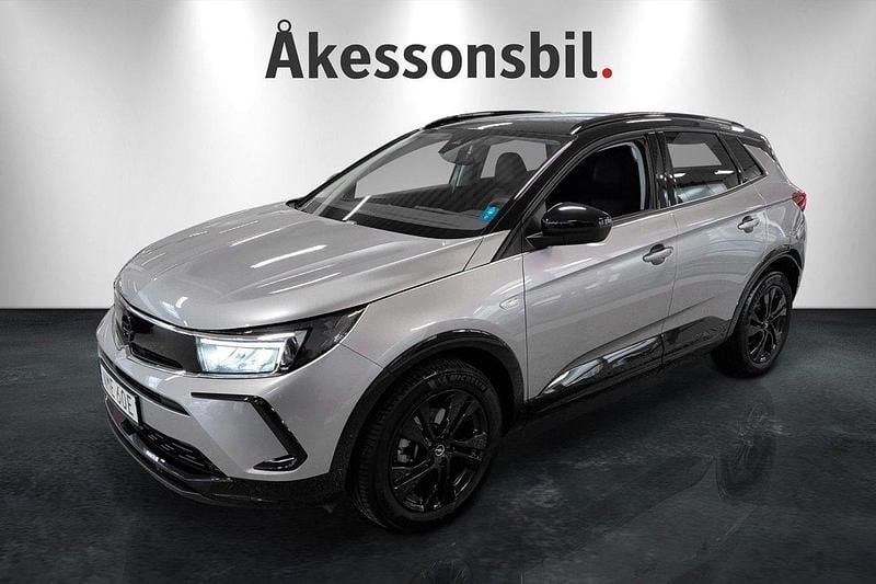 Grå Begagnad 2024 Opel Grandland X GS Line SUV | 279 000 kr - Bild 1/4